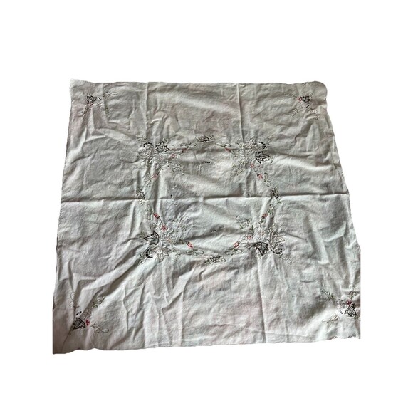 Vintage Embroidered Table Cover 29x33 White White Flower Vines Leaf - Picture 2 of 9